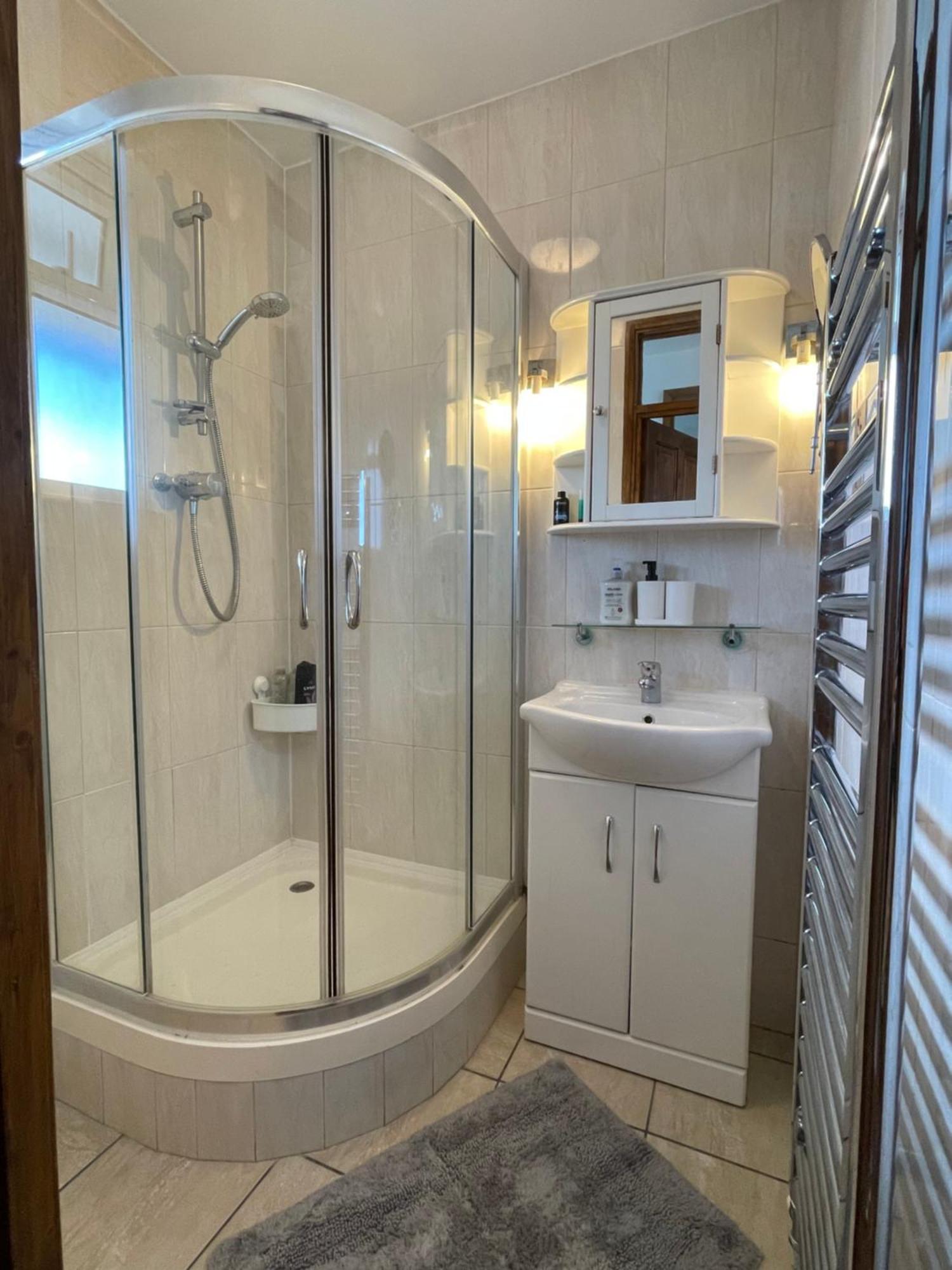 2 Bedrooms 2 Stations Лондон Экстерьер фото