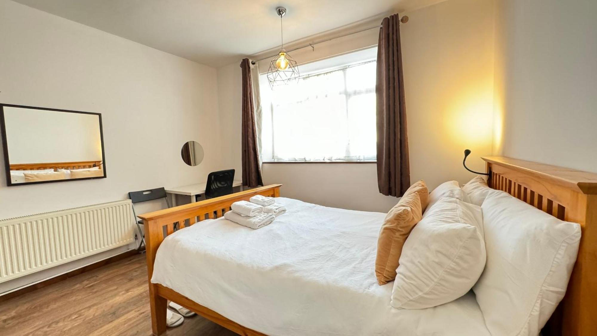 2 Bedrooms 2 Stations Лондон Экстерьер фото