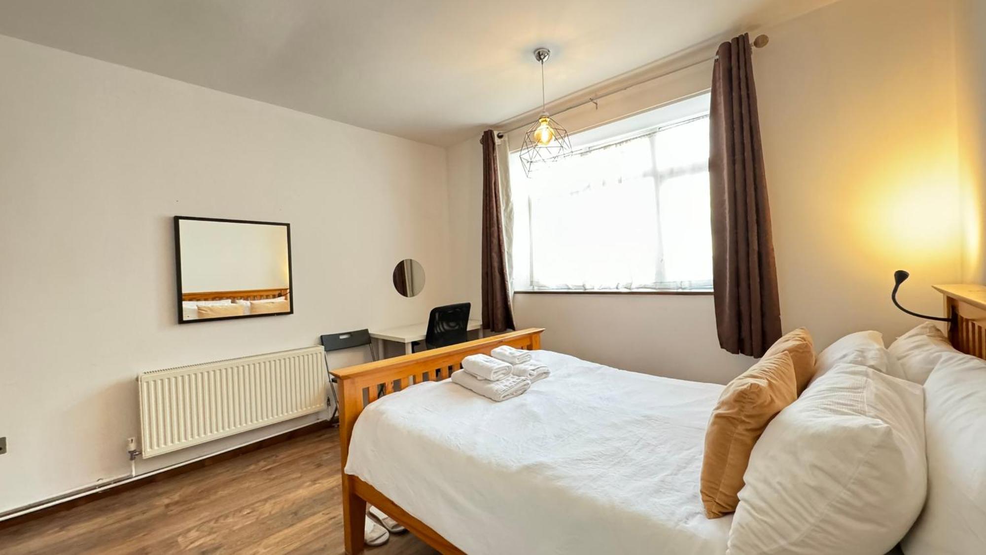 2 Bedrooms 2 Stations Лондон Экстерьер фото